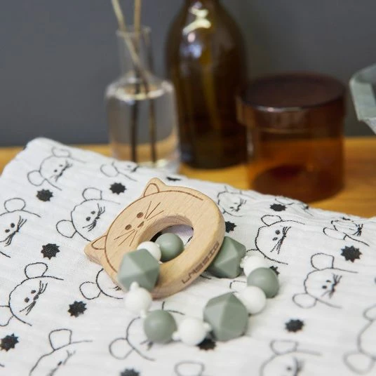 Lässig Greif- & Beißring aus Holz mit Silikonkette - Little Chums Cat 6 Lässig Greif- & Beißring aus Holz mit Silikonkette - Little Chums Cat – Bild 6